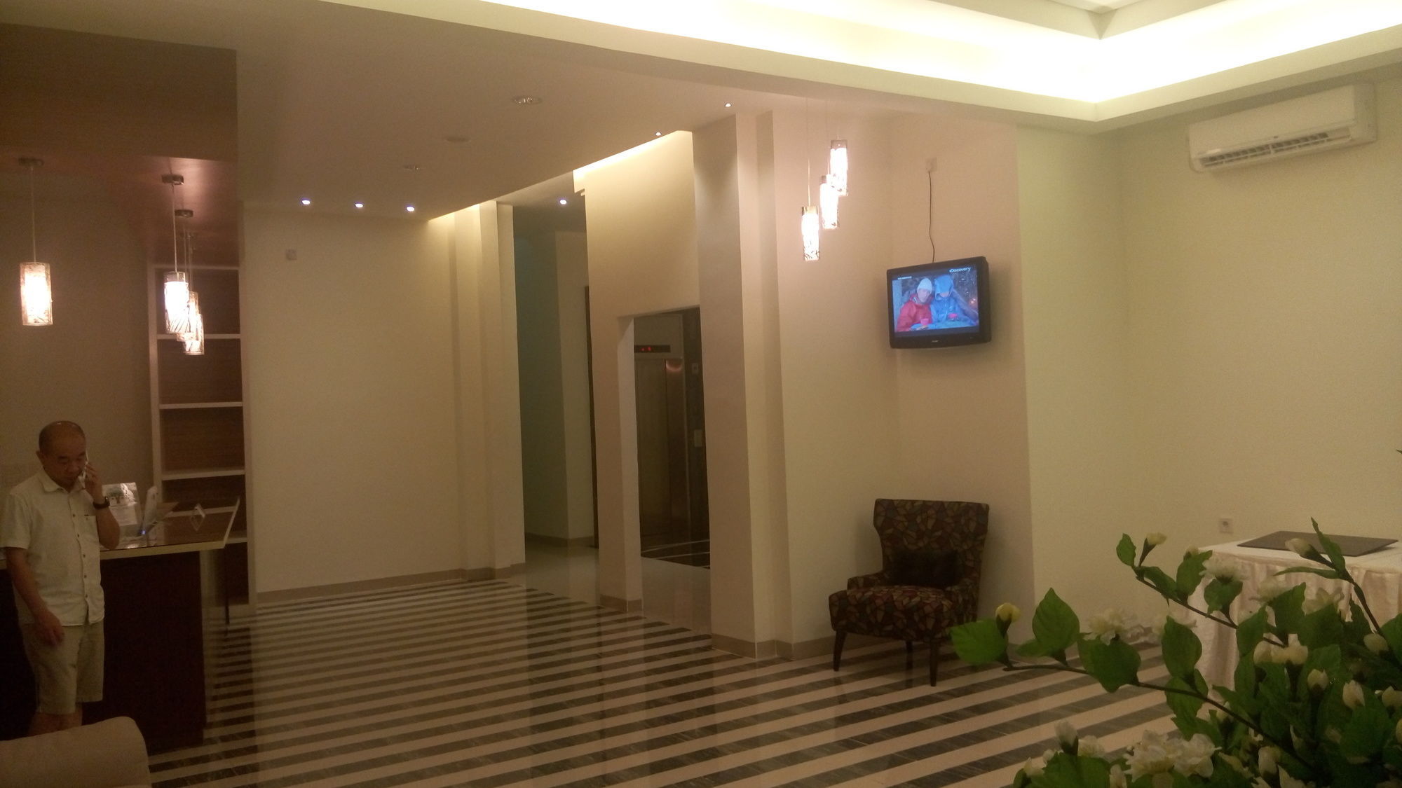 Big Fish Hotel Manado Exterior foto